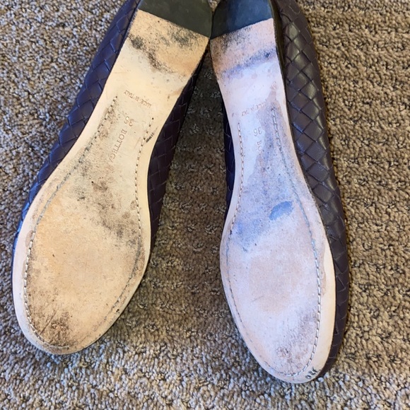 Bottega Veneta Leather Flats! 🥿 - Picture 5 of 13